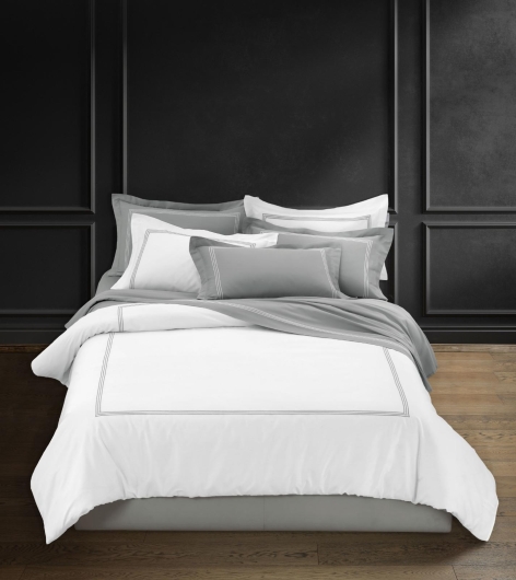 COMPLETO COPRIPIUMINO MATRIMONIALE 'PARAH' - BIANCO